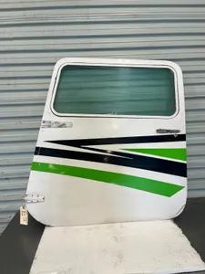 1979 Cessna 182Q L/H Cabin Door P/N: 573